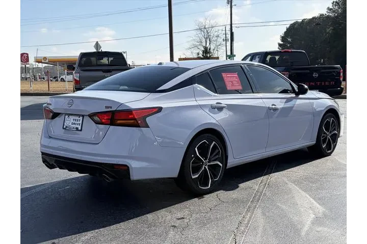 $23982 : Nissan Altima 2024 2.5 SR 4d image 5