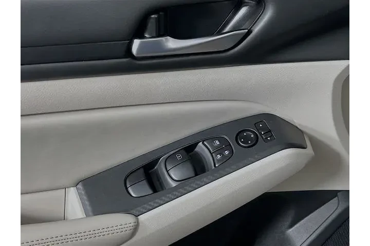 $24975 : Nissan Altima 2025 2.5 SV 4d image 9