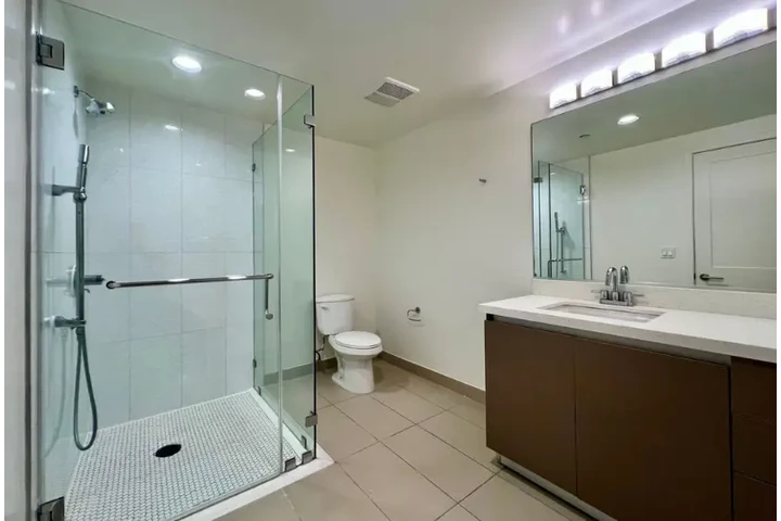 $1500 : 1Bed 1 bath Apt in Koreatown image 6