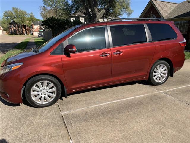 $16500 : 2017 Toyota Sienna Limited image 2