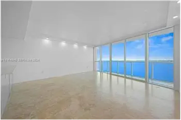 $4200 : Rental property with 1 bedro image 4