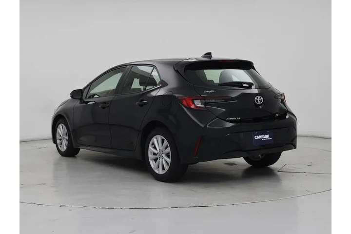 $22998 : Toyota Corolla Hatchback 202 image 2