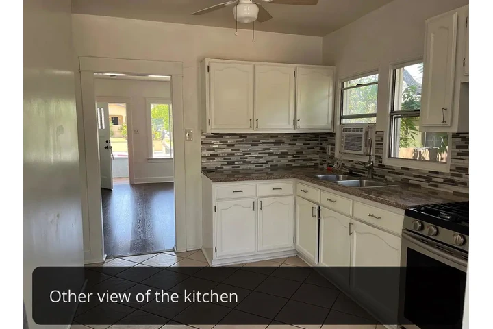 $3000 : Inviting Residence Home image 7