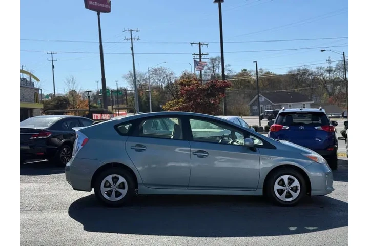 $14495 : 2015 Prius Two image 5