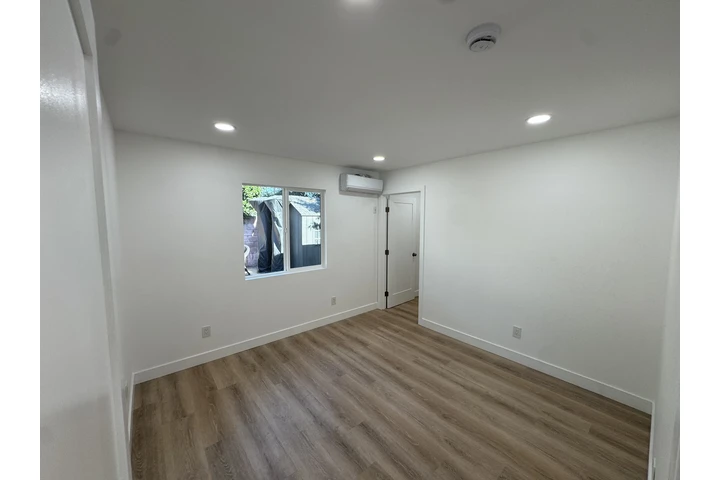 $2800 : 2 cuartos 1 baño image 5