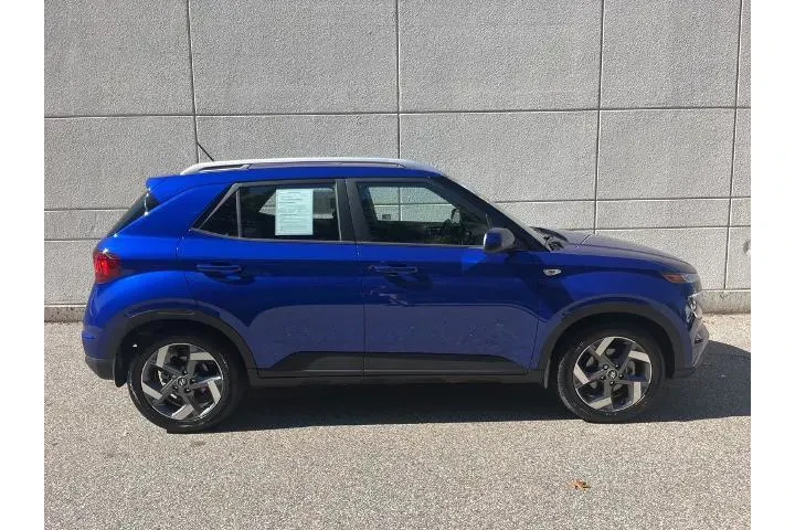 $18685 : Hyundai VENUE 2025 SEL 4dr C image 5