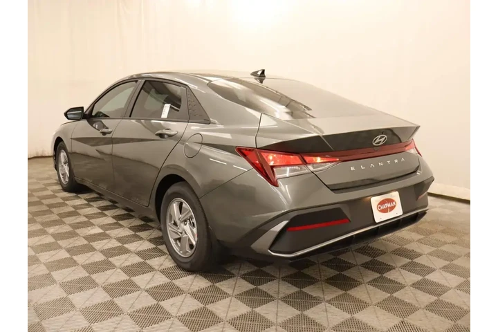 $21137 : Hyundai ELANTRA 2026 SE 4dr image 3
