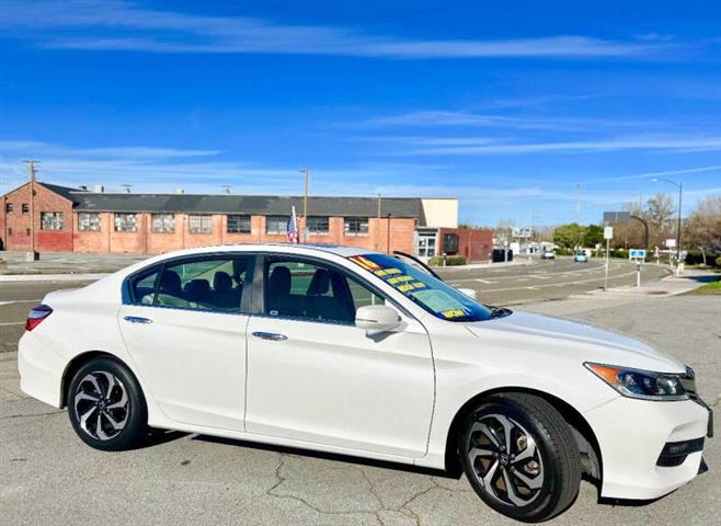 $20995 : 2016 Accord EX image 5