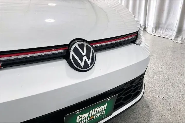 $30991 : Volkswagen Golf GTI 2024 SE image 7