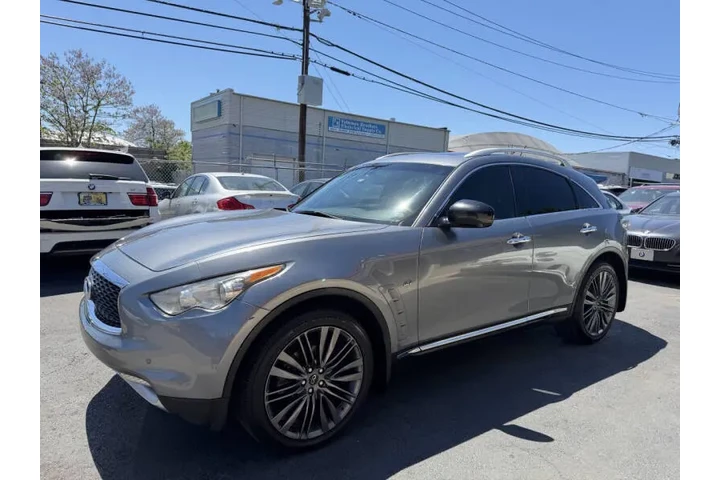 $10699 : 2017 QX70 image 6