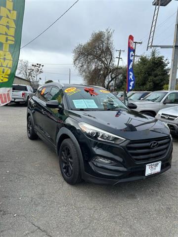 2016 Tucson SE image 6