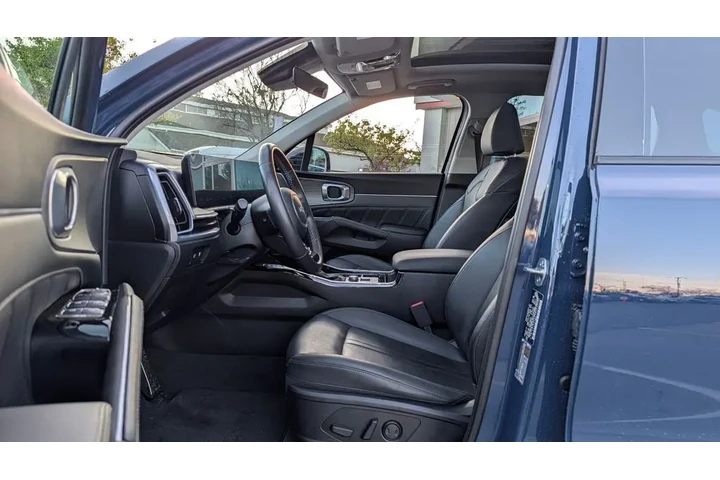 $38495 : 2024 Sorento X-Line SX image 6