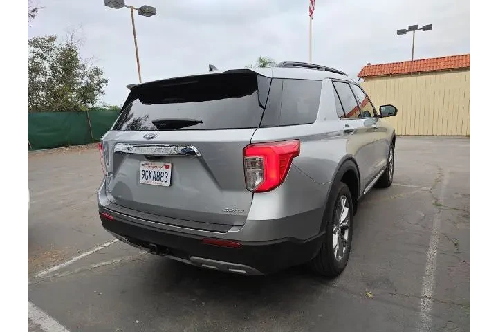 $33085 : Ford Explorer 2023 AWD XLT 4 image 3
