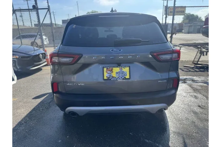 $23995 : 2023 Escape Active image 7