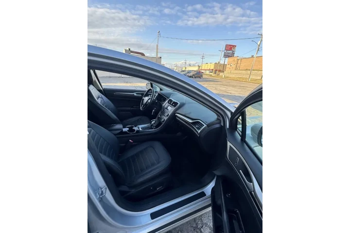 $8450 : 2014 Fusion SE image 7