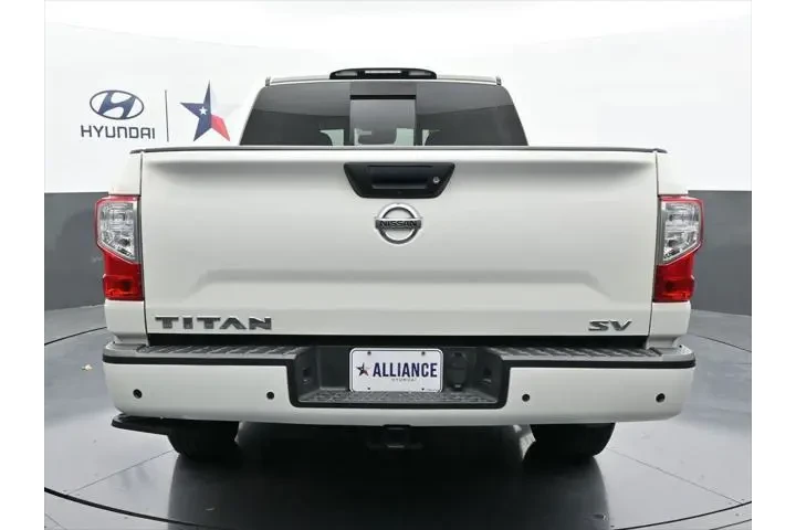 $25986 : Nissan Titan 2021 4x2 SV 4dr image 6