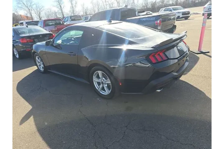$23999 : Ford Mustang 2024 EcoBoost 2 image 6
