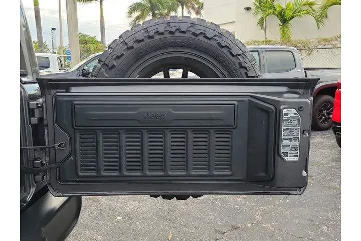 $28990 : Jeep Wrangler Unlimited 2021 image 6