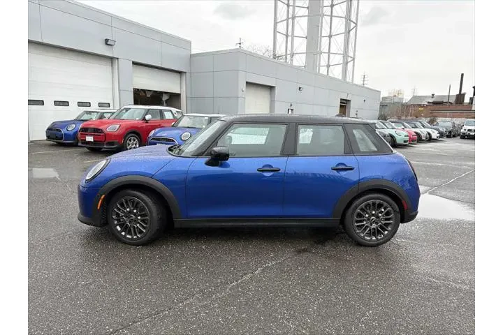 $29993 : MINI Hardtop 4 Door 2025 Coo image 4