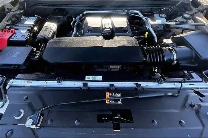 $39154 : GMC Canyon 2024 4x4 AT4 4dr image 7