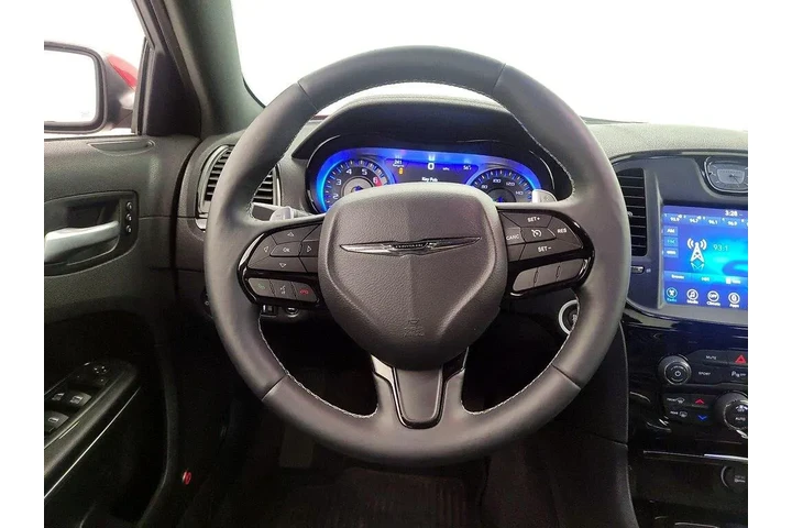 $30998 : Chrysler 300 2017 S 4dr Seda image 10