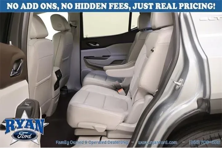 GMC Acadia 2023 SLT 4dr SUV image 10