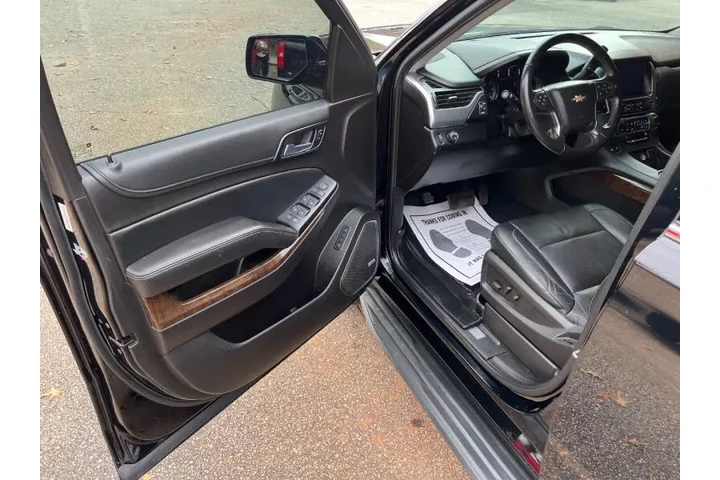 $17999 : 2016 Suburban LT image 10