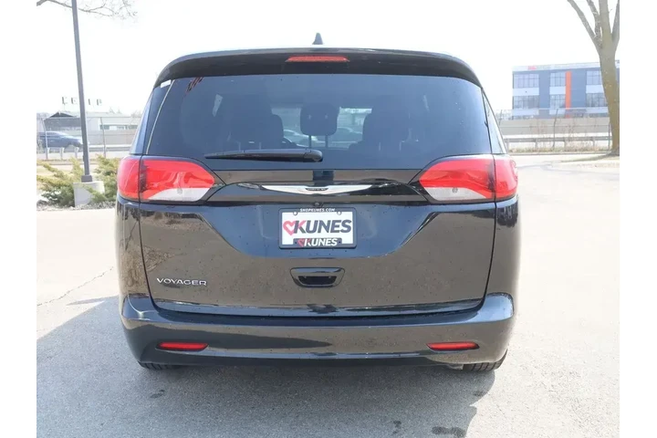 $20277 : Chrysler Voyager 2023 LX 4dr image 8