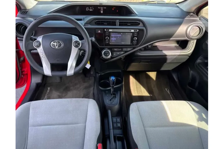 $4500 : Toyota Prius C 2017 image 6