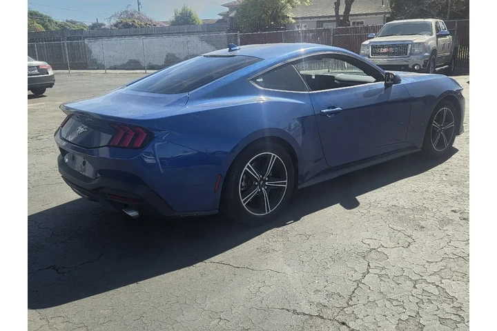 $30650 : Ford Mustang 2024 EcoBoost 2 image 5