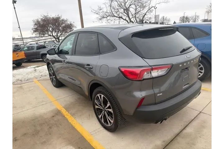 $18990 : Ford Escape 2022 AWD SE 4dr image 4