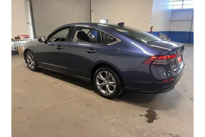 $25745 : Honda Accord 2024 EX 4dr Sed image 3