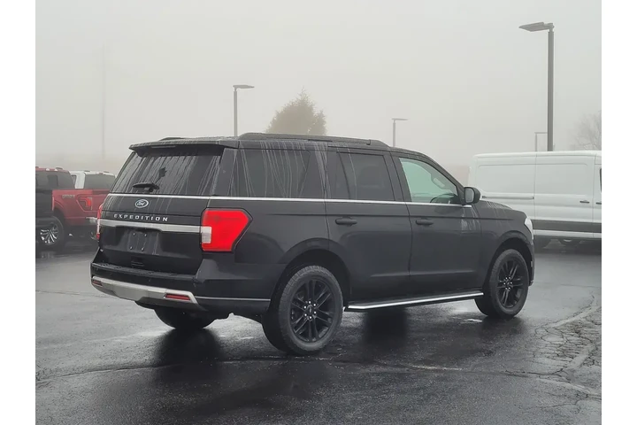 $39988 : Ford Expedition 2022 4x4 XLT image 4