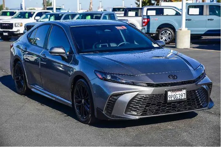 $29995 : Toyota Camry 2025 SE 4dr Sed image 3