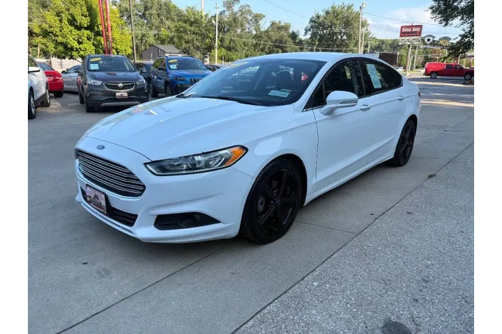 $8950 : 2016 Fusion SE image 2