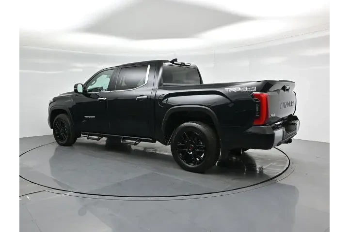 $32000 : Nissan Titan 2019 4x4 S 4dr image 6
