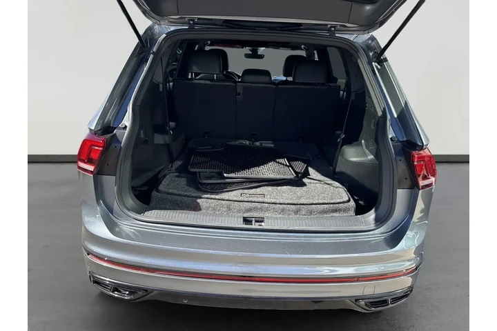 Volkswagen Tiguan 2023 SE R- image 8