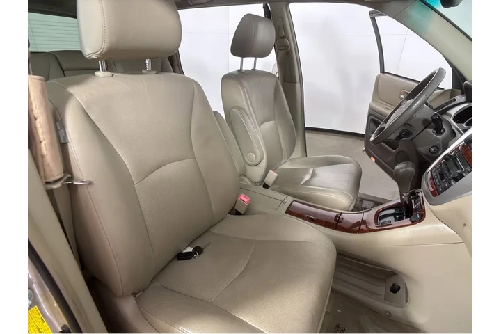 $10000 : 2005 Highlander Limited image 6