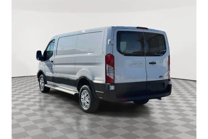 $30959 : Ford Transit 2024 250 3dr SW image 5