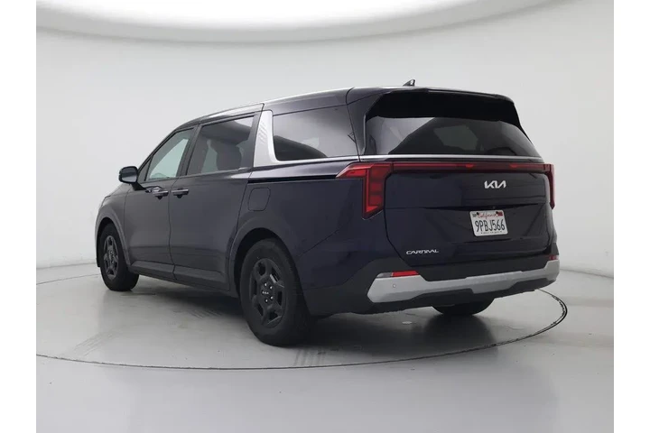 $31998 : Kia Carnival 2025 LXS 4dr Mi image 2