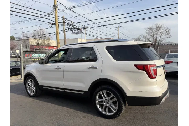 $8399 : 2017 Explorer Limited image 8