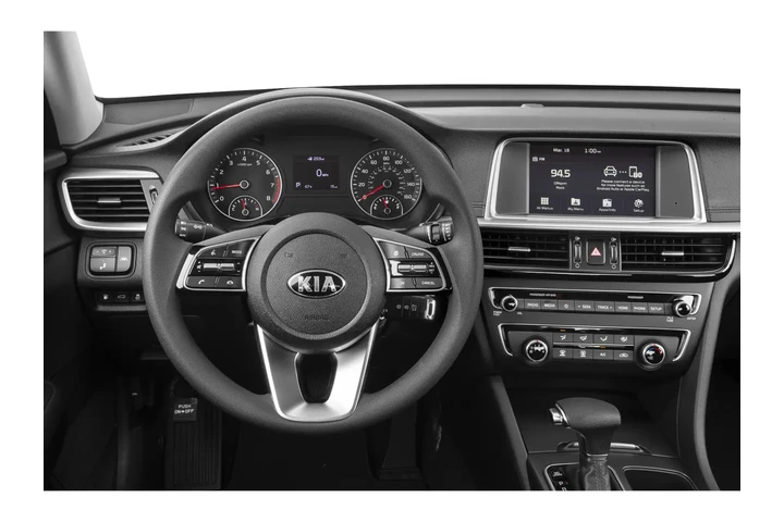 2020 Optima LX image 4