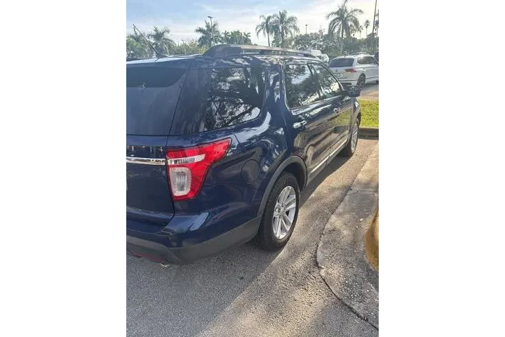 $3750 : Ford Explorer 2012 XLT 4dr S image 8