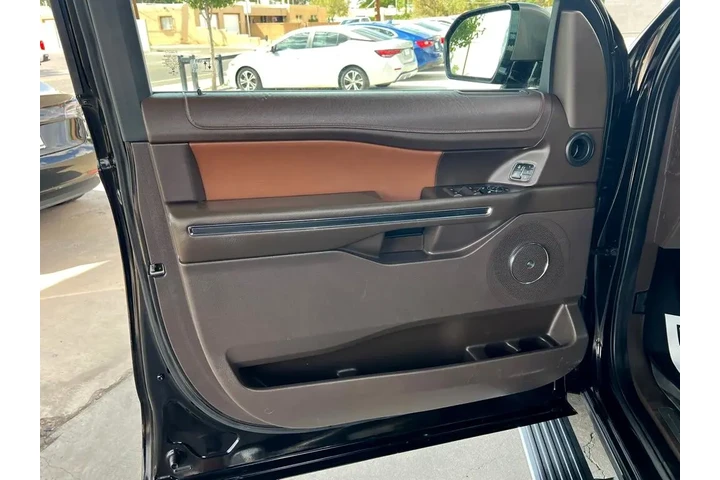2022 Expedition King Ranch 4WD image 10