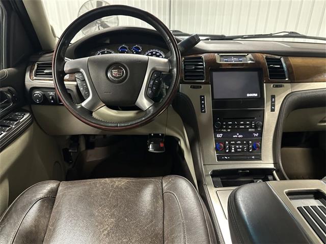 $14794 : Pre-Owned 2013 Escalade ESV P image 5