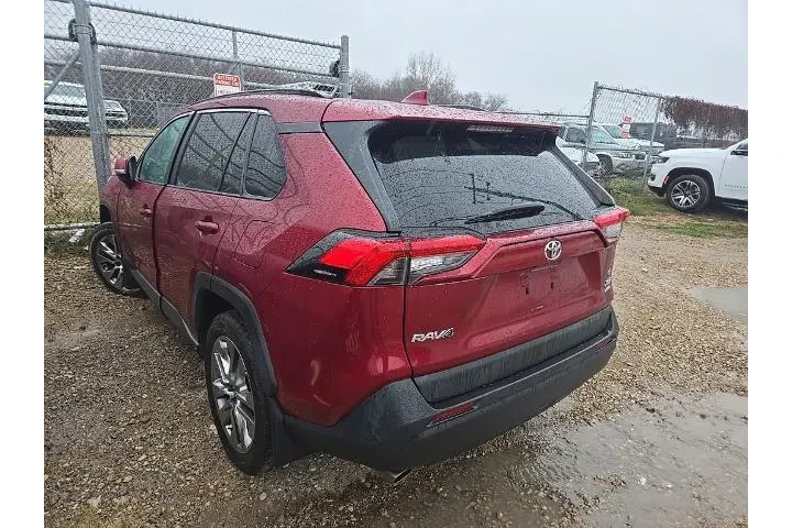 $21917 : Toyota RAV4 2020 AWD XLE Pre image 2