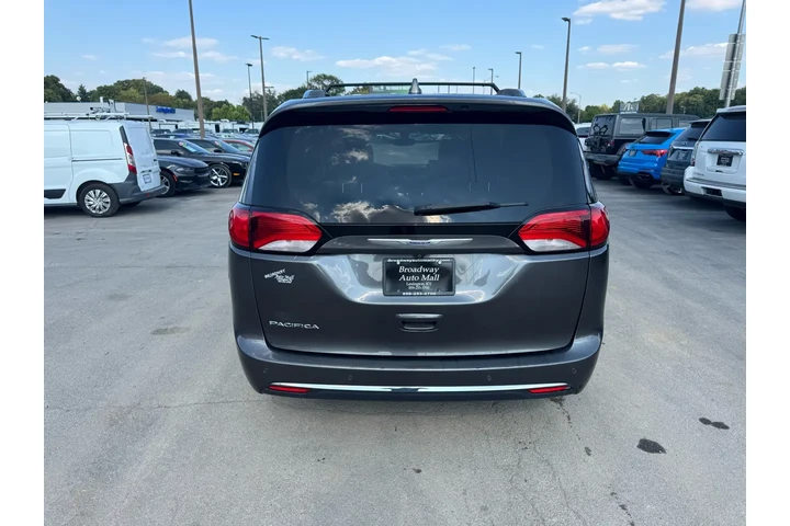 $9980 : 2019 Pacifica Touring L FWD image 4