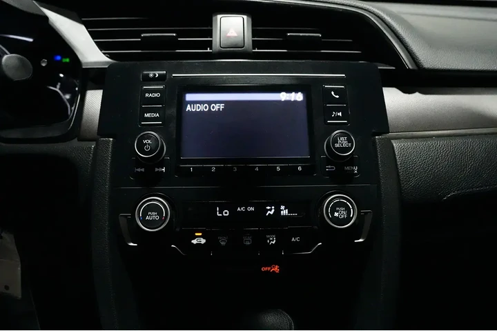 $17557 : 2018 Civic Hatchback image 10