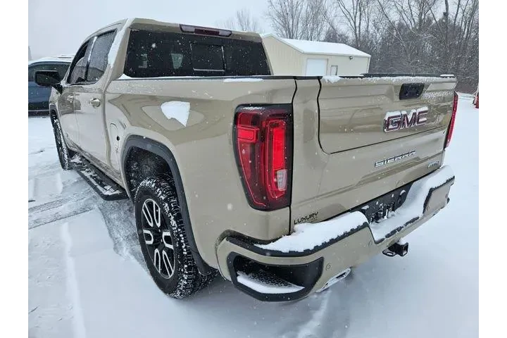 $40000 : GMC Sierra 1500 2023 4x4 AT4 image 7