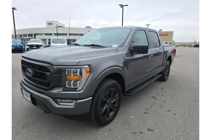 $39900 : Ford F-150 2022 4x4 XLT 4dr image 1